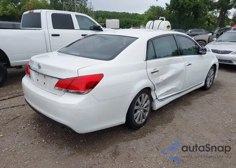 2011 Toyota Avalon Limited z USA, uszkodzony, nr VIN 4T1BK3DB7BU379067